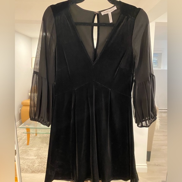 BCBG dress. Velvet and sheer. NEVER BEEN WORN - Picture 6 of 8
